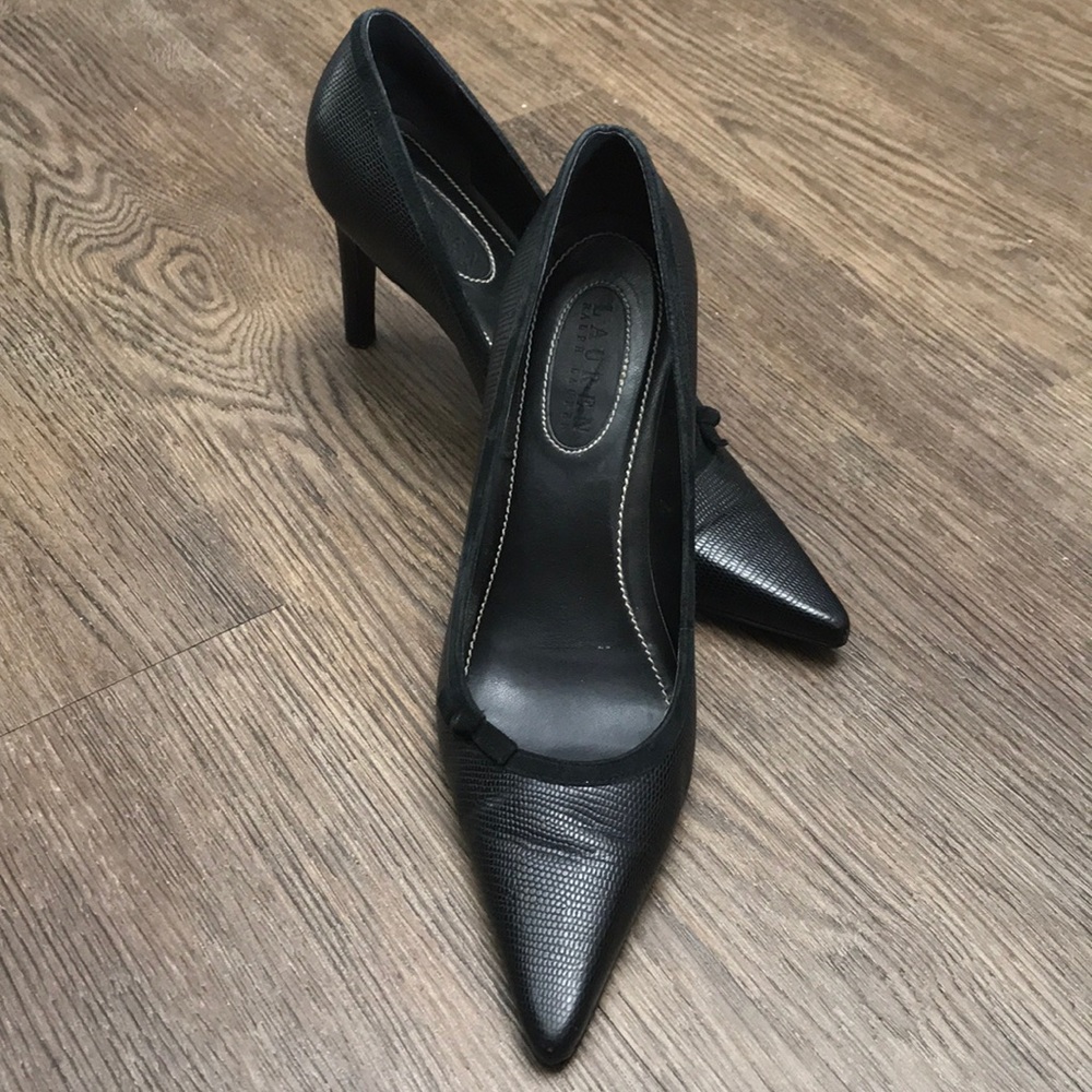 Ralph Lauren Classic black pumps w/thin suede trim